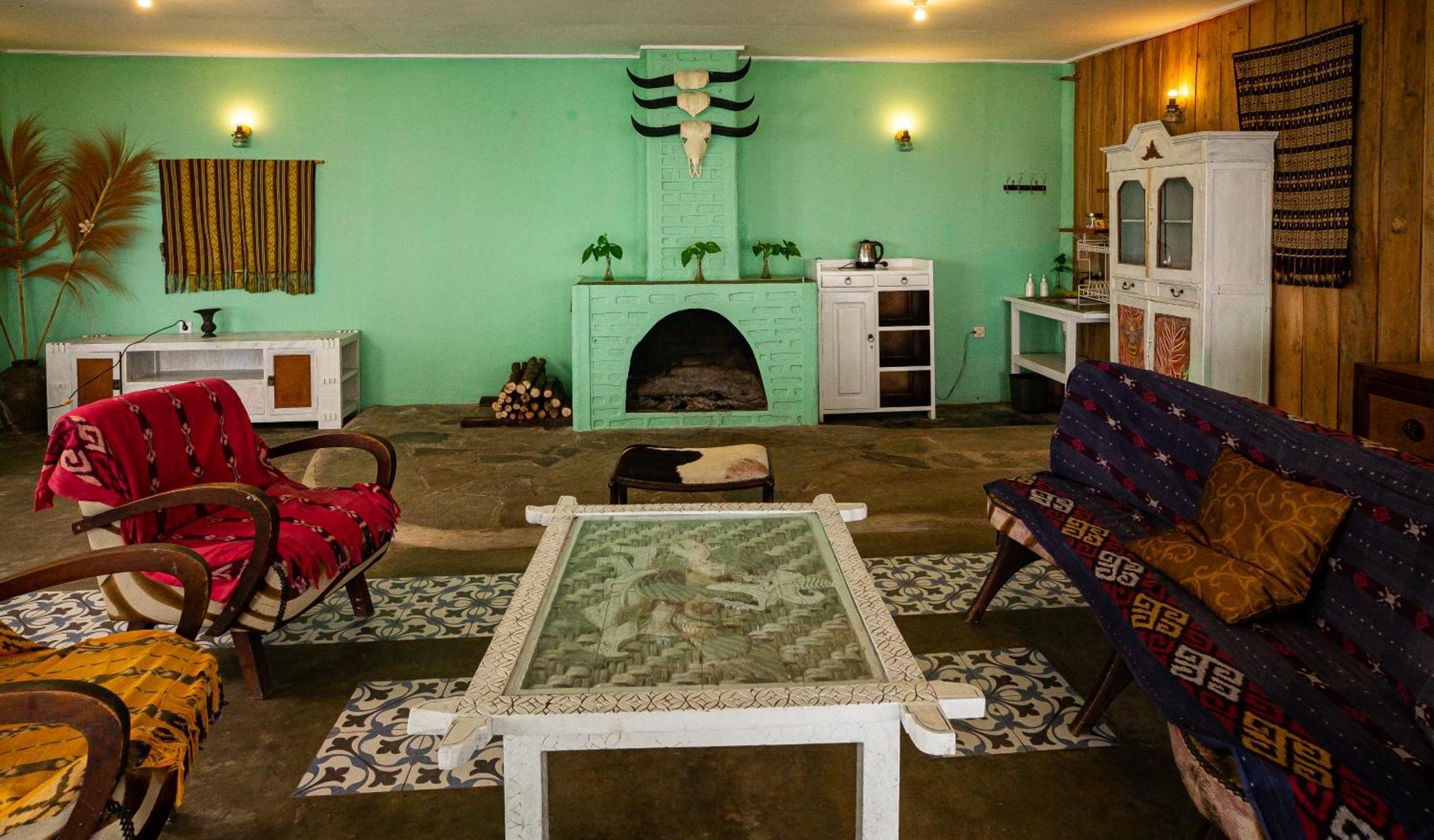 Manulalu B&B Bajawa Eksteriør billede